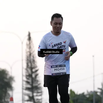 Runner Photo 7780276