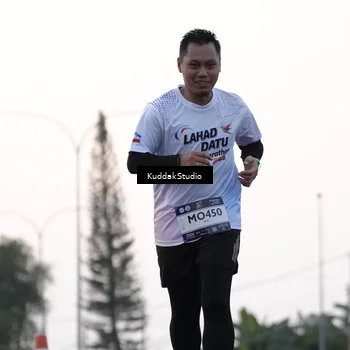 Runner Photo 7780290