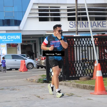 Runner Photo 7780351