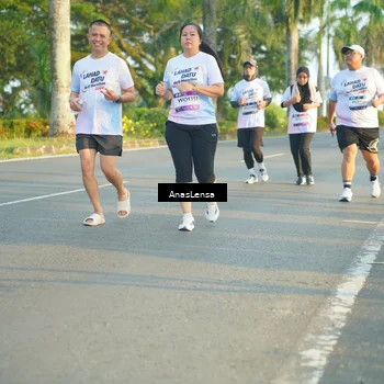 Runner Photo 7780458