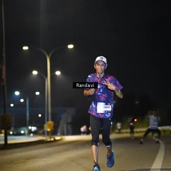 Runner Photo 7780664