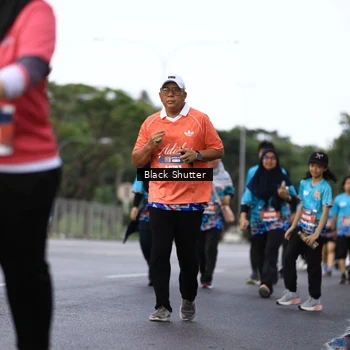 Runner Photo 7780708