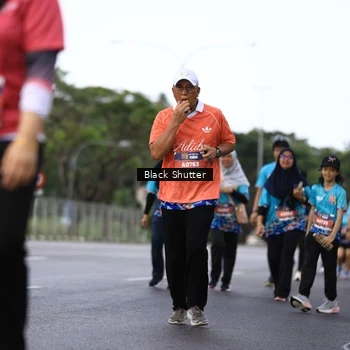 Runner Photo 7780815