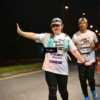 Runner Photo 7780890