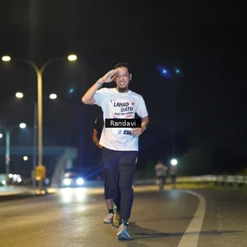 Runner Photo 7780959