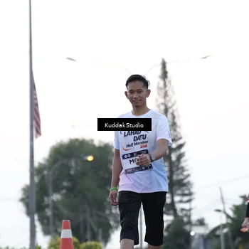 Runner Photo 7781003