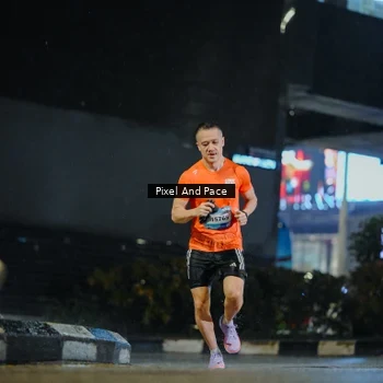 Runner Photo 7781016