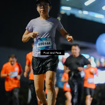 Runner Photo 7781071