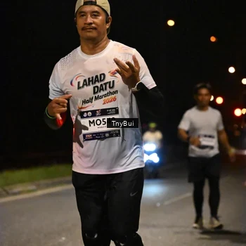 Runner Photo 7781105