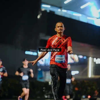 Runner Photo 7781109
