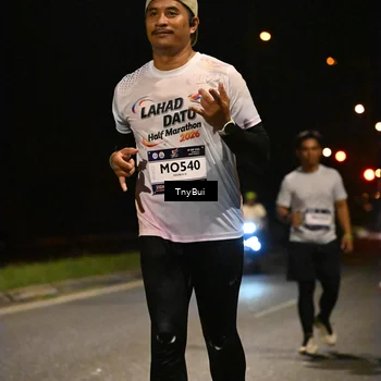 Runner Photo 7781132