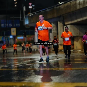 Runner Photo 7781215
