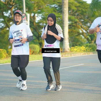 Runner Photo 7781251