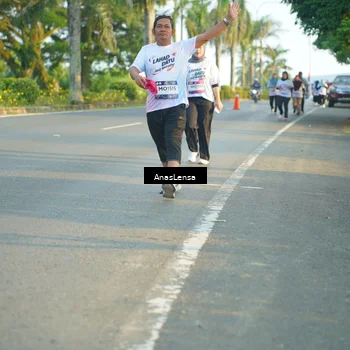 Runner Photo 7781300