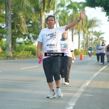 Runner Photo 7781309