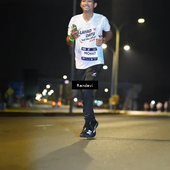 Runner Photo 7781339