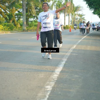 Runner Photo 7781345