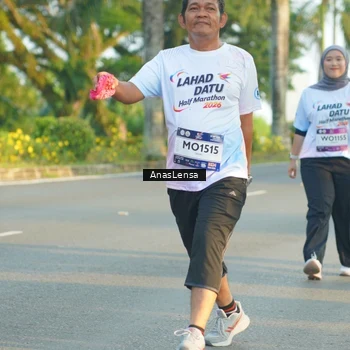 Runner Photo 7781373