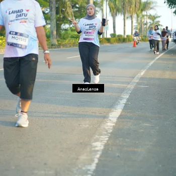 Runner Photo 7781376