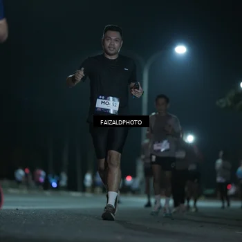 Runner Photo 7781393