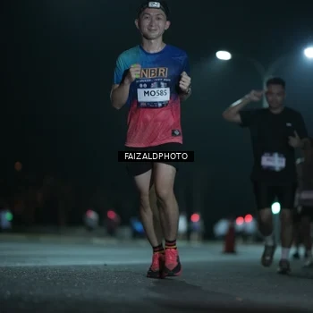 Runner Photo 7781397