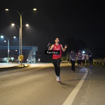 Runner Photo 7781401