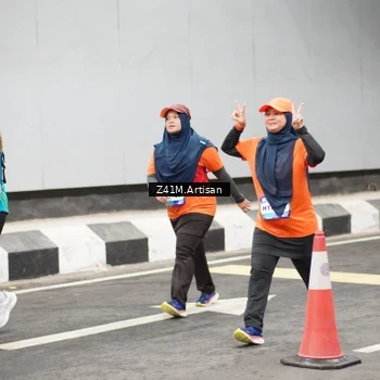 Runner Photo 7781473