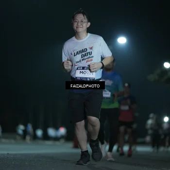 Runner Photo 7781498