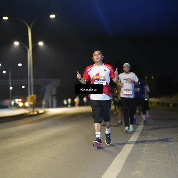 Runner Photo 7781535