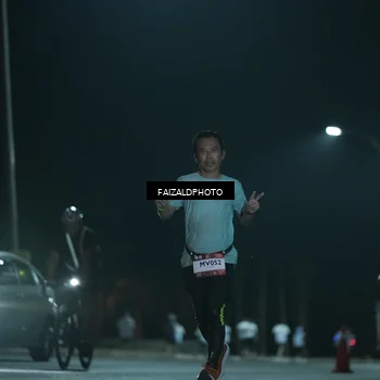 Runner Photo 7781548
