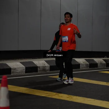 Runner Photo 7781606