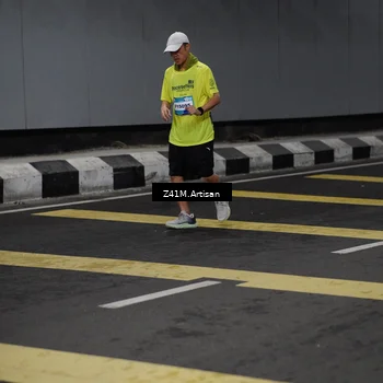 Runner Photo 7781635