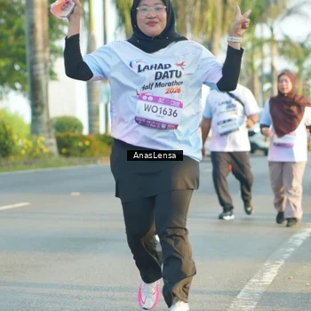 Runner Photo 7781640