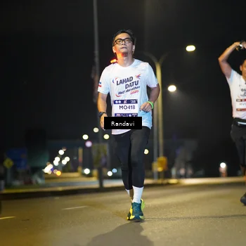 Runner Photo 7781653