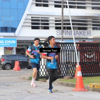 Runner Photo 7781663