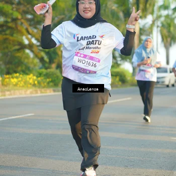Runner Photo 7781691