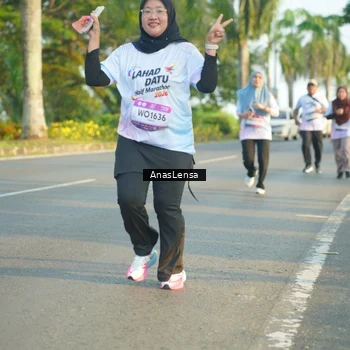 Runner Photo 7781715