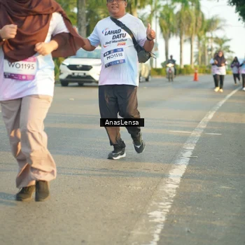 Runner Photo 7781788