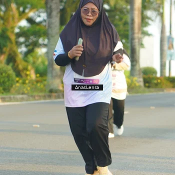 Runner Photo 7781823