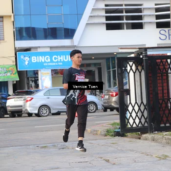 Runner Photo 7781859