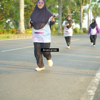 Runner Photo 7781874