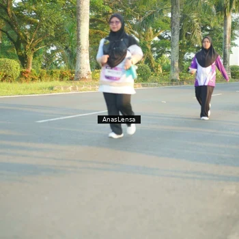 Runner Photo 7781891