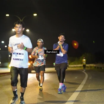 Runner Photo 7782047