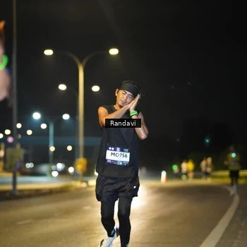 Runner Photo 7782065