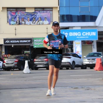 Runner Photo 7782097