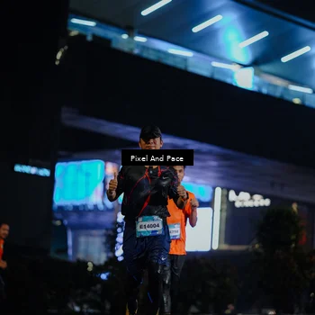 Runner Photo 7782102