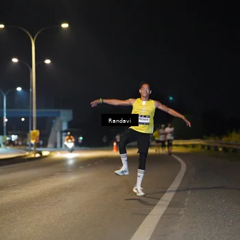 Runner Photo 7782217