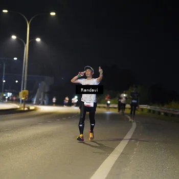 Runner Photo 7782250