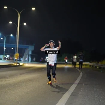 Runner Photo 7782263