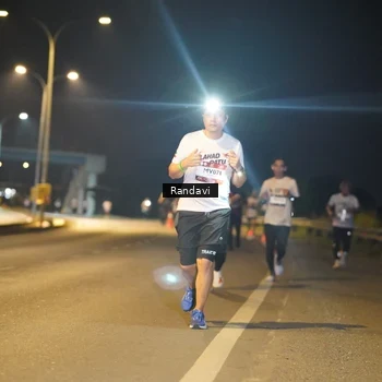 Runner Photo 7782403